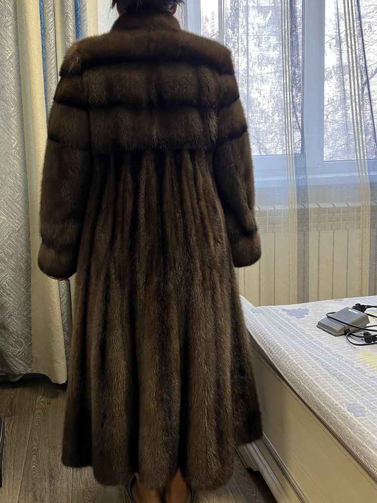 Продам очень красивую норковую шубу