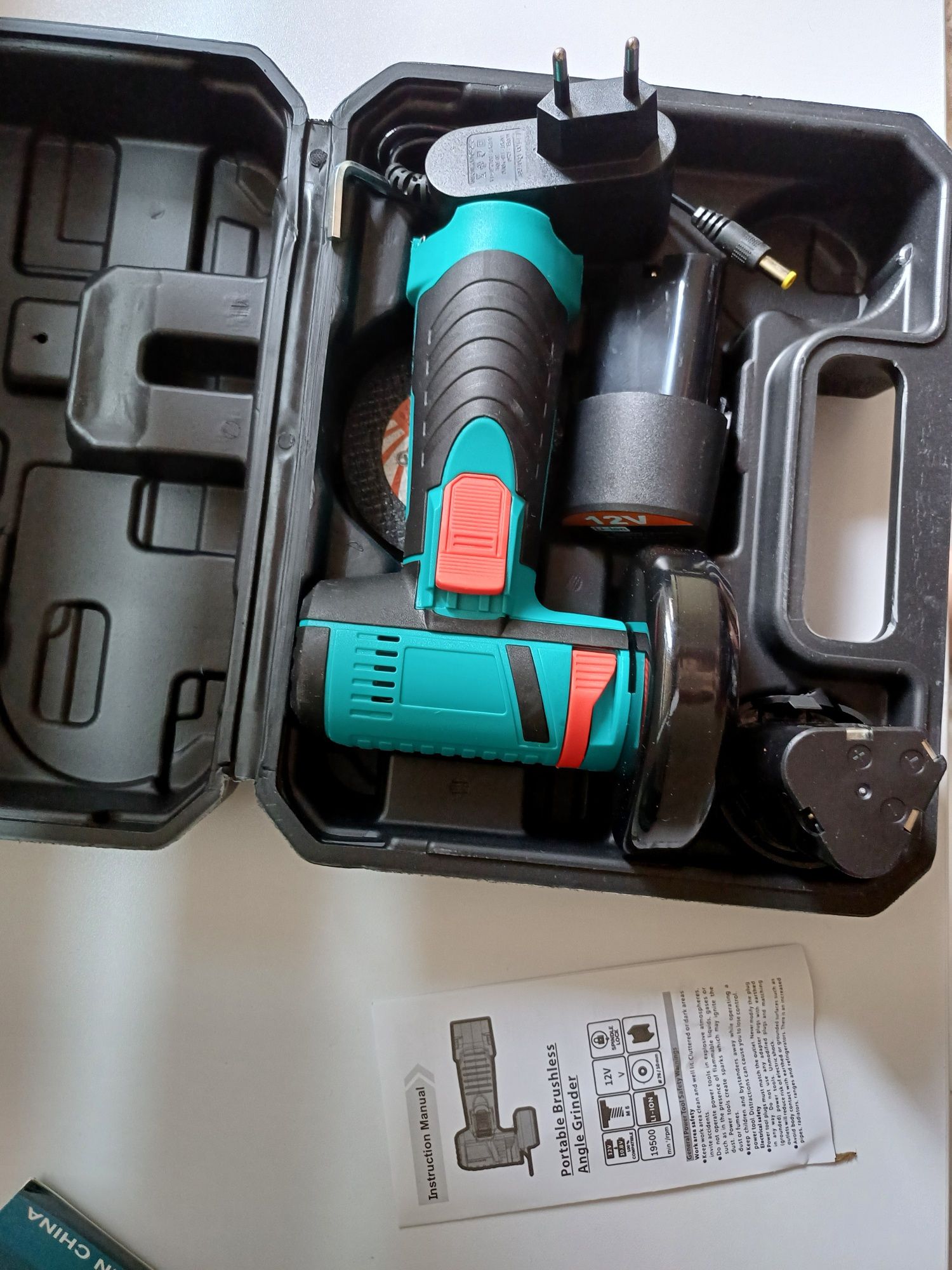 Нова акумулаторна ъглошлайф машина – 12V Li-Ion – В КУТИЯ