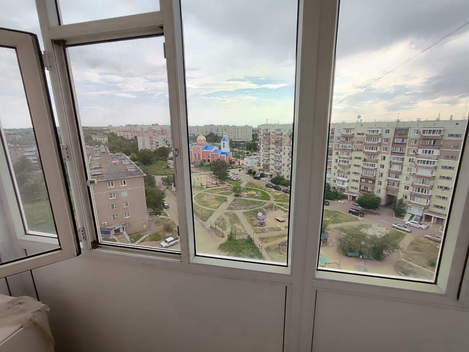 Продам 3 х комн. 7 мкр, 15 дом , 9. этаж