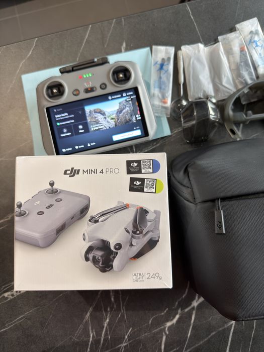 DJI Mini 4 Pro Fly More Combo