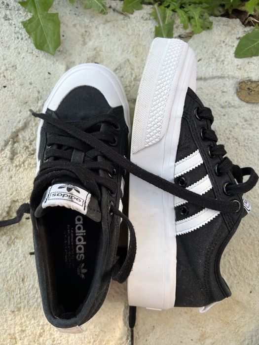 Adidasi marca adidas