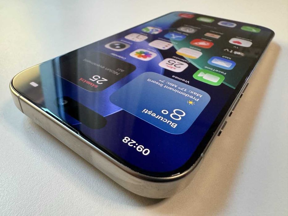  Apple / iPhone 16 Pro 128 Gb / Natural / 97% Acumulator