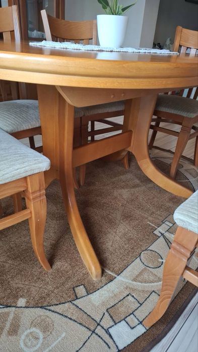 Трапезария с маса и 6 стола