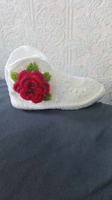 Тапочки, сапожки для дома. Ручная работа