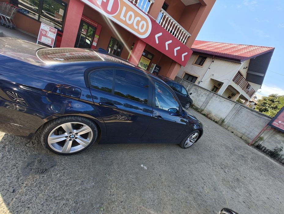 Vând BMW e90 320D
