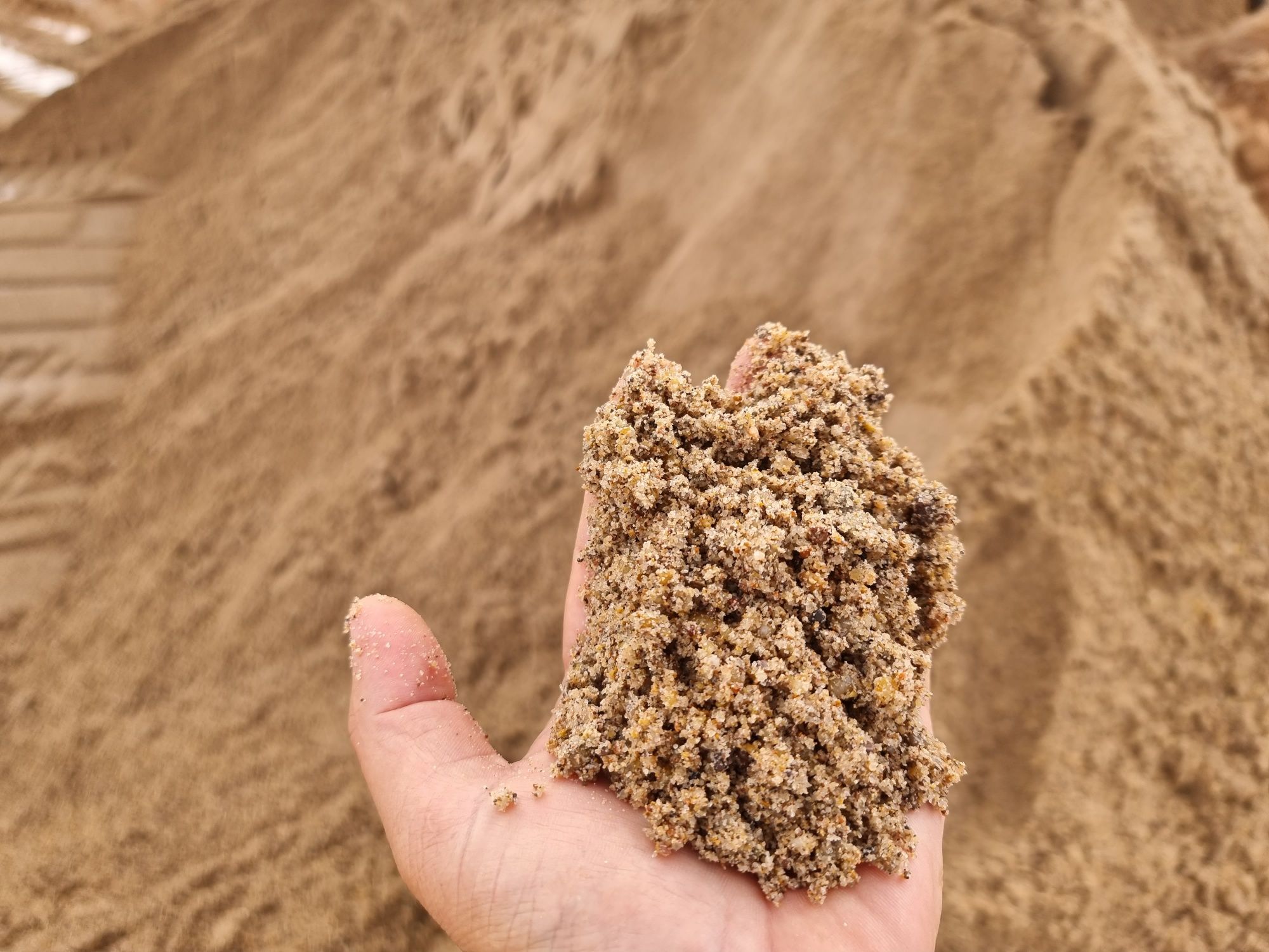 Услуги хова  25тн гпс  песок шебень грунт любые инертка