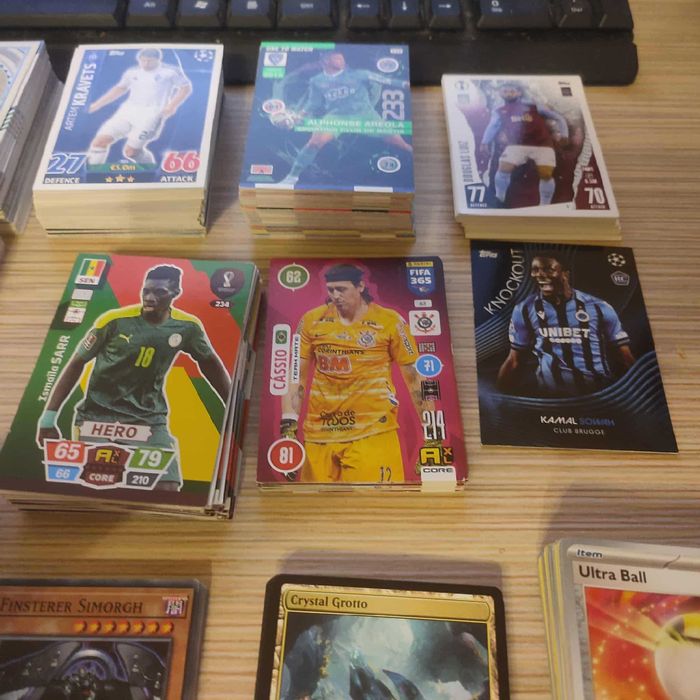 Carduri, cartonase cu fotbal, pokemon, Fortnite, YuGiOh, etc.