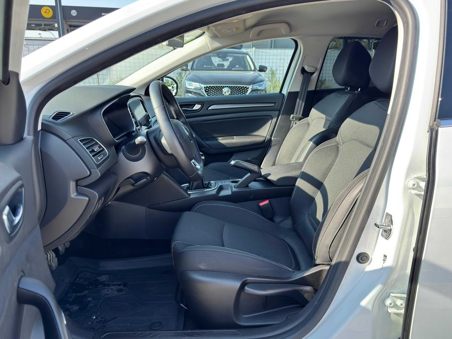 INCHIRIERI AUTO. BUCURESTI Renault Megane 2024 manual