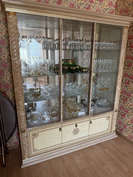 Сервант итальянский