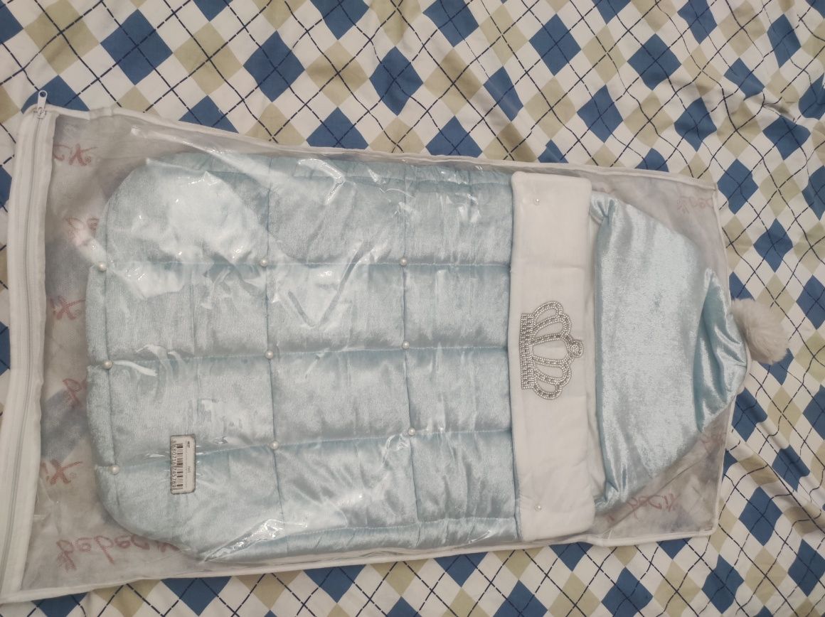 Продам конверт на выписку почти как новый.