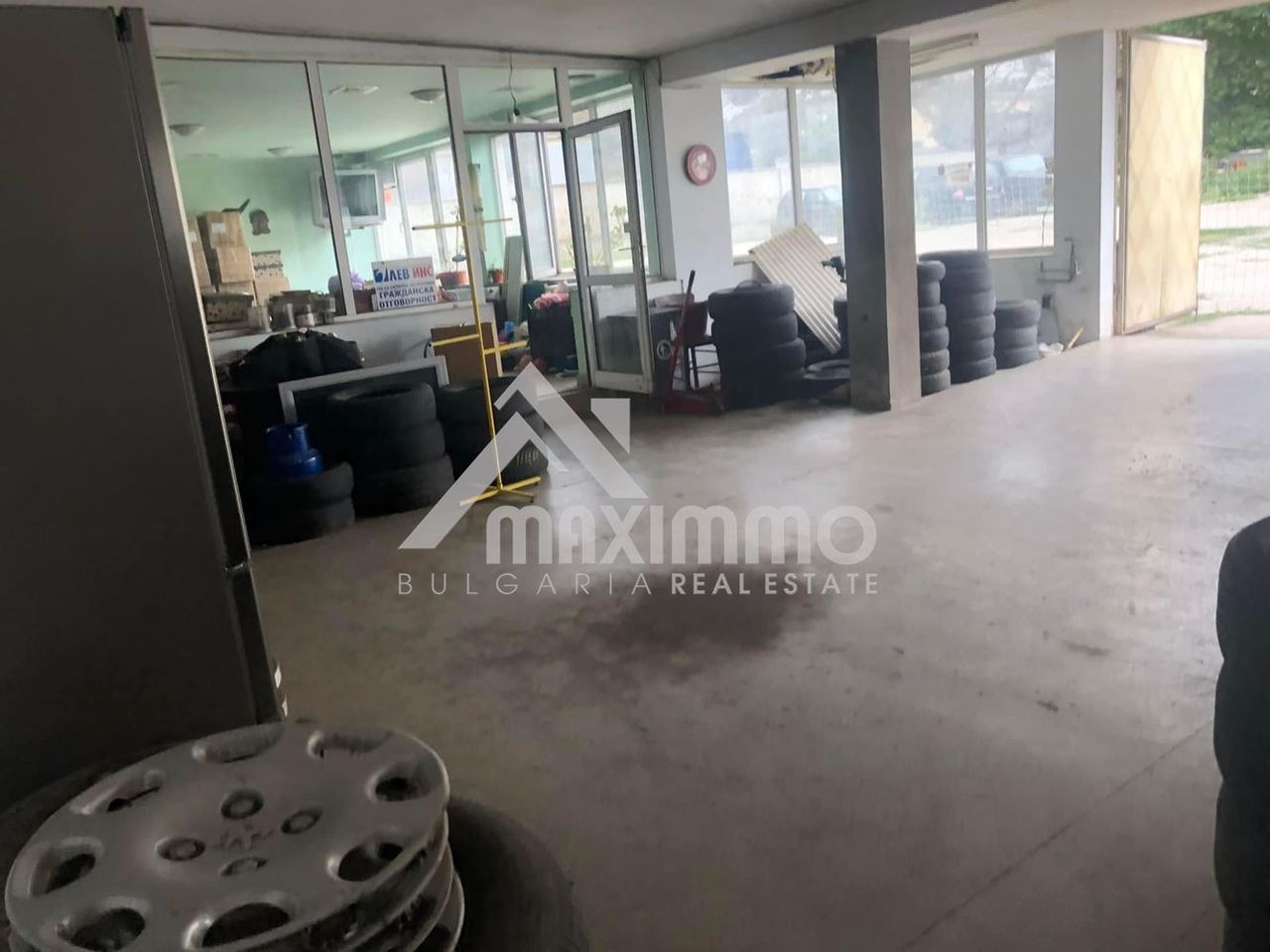 Продава се Къща в Добрич, Промишлена зона - Север - 545 кв.м за 245 €/кв.м - Снимка #3