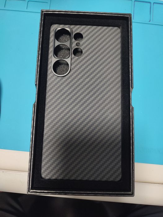 Husa kevlar carbon S25 Ultra