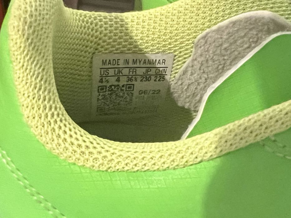 Adidasi sport 36,5 teren sintetic Adidas