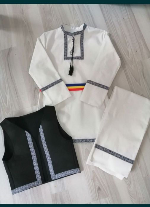 Costum popular pentru băieți