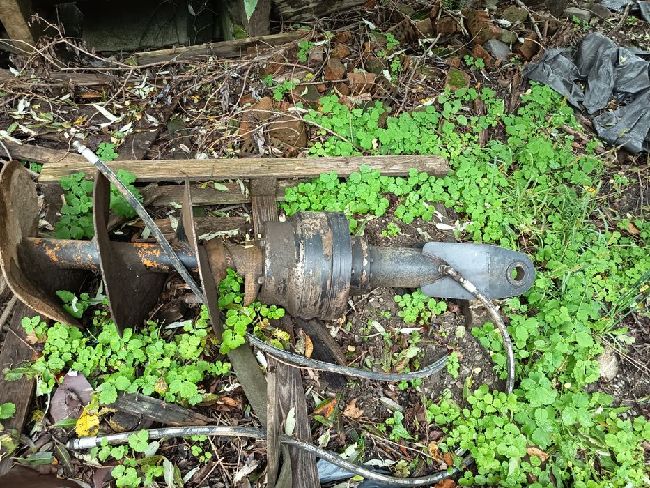 Burghiu/foreza pamant pt buldo/excavator