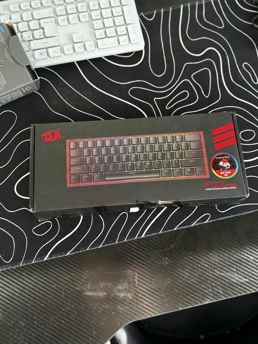 Мишка logitech g29

Клавиатура RK61