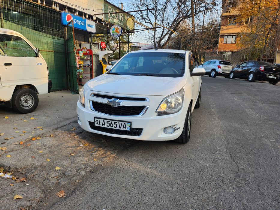 Срочно не дорого Кобальт-2015г. АВТОМАТ. ГАЗ-Метан.