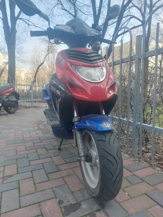 Scuter CPI pe benzina limitat 25km/h