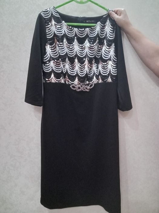 Продам новое женское платье