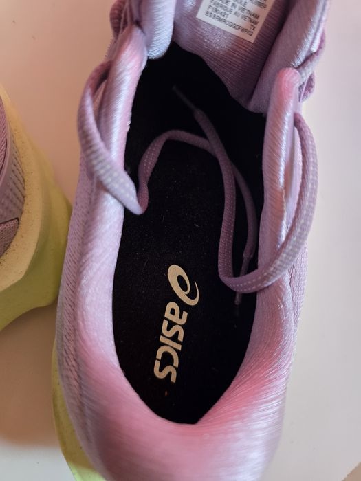 Asics  Nova blast 2