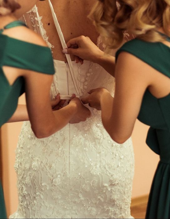 Rochie de mireasa tip sirena cu trena detasabila