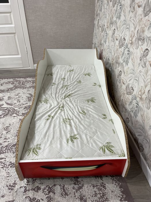 Машина диван с матрасам для дети