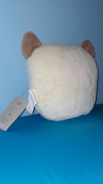 Нова декоративна възглавничка с подарък