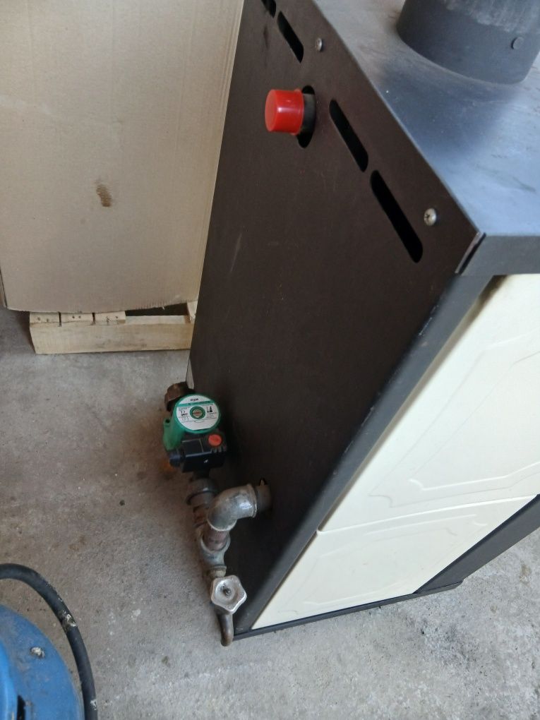 Камина прити с водна риза и помпа 17 kw