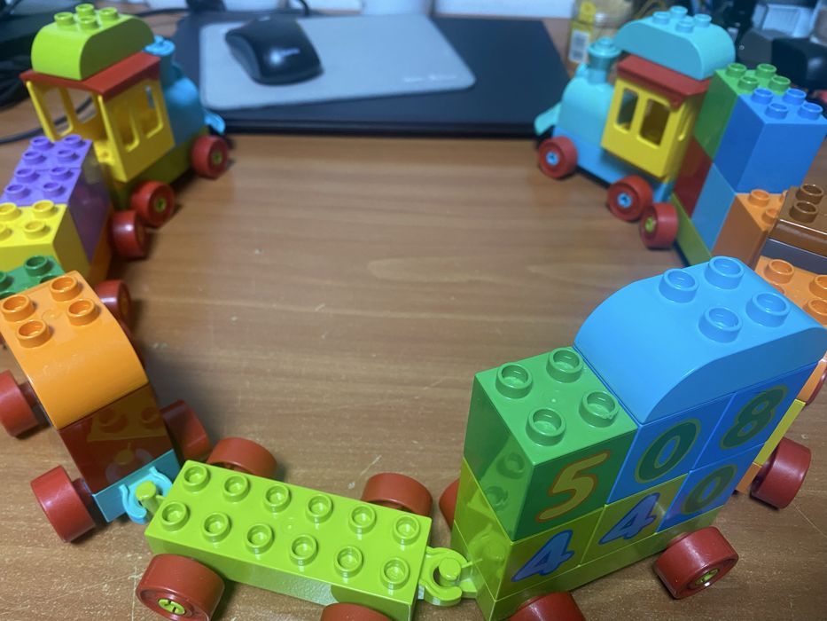 Lot jucarii pentru copii ca noi