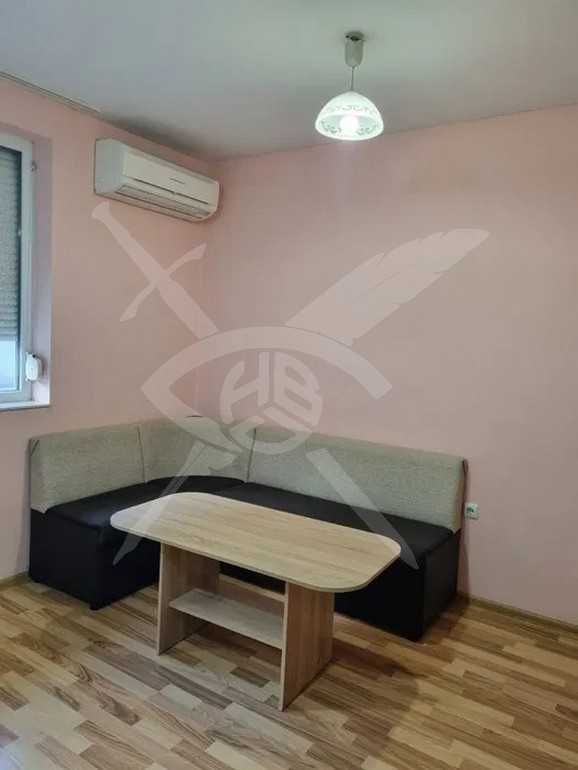 Дава се под наем Двустаен апартамент в Варна, Колхозен пазар - 53 кв.м за 275 € - Снимка #1