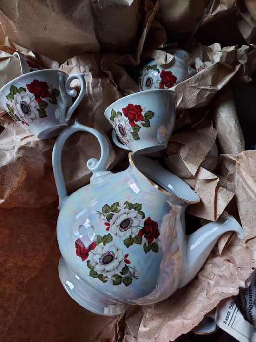 Продам фарфоровую посуду