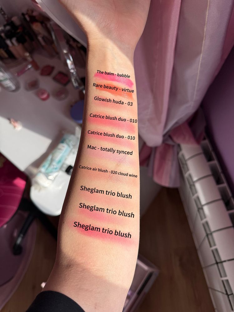 Декортивна козметика - Huda beauty, Rare Beauty, Essence, YSL и др.