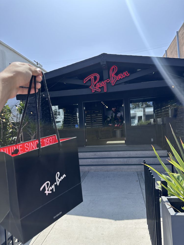 Rayban Meta smart glasses with AI