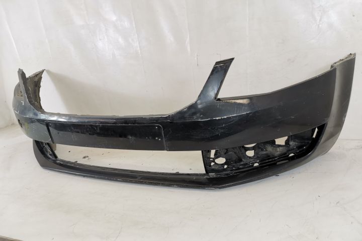 Оригинална предна броня в добро състояние Шкода Октавия / Skoda Octavi