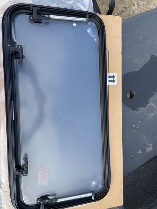 Прозорец на панти RW Compact 900x450 Carbest