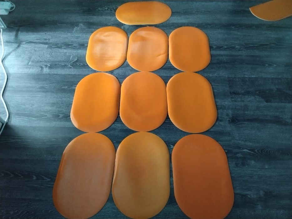 12 бр. Постелки за маса , и за чинии и прибори на масата ви