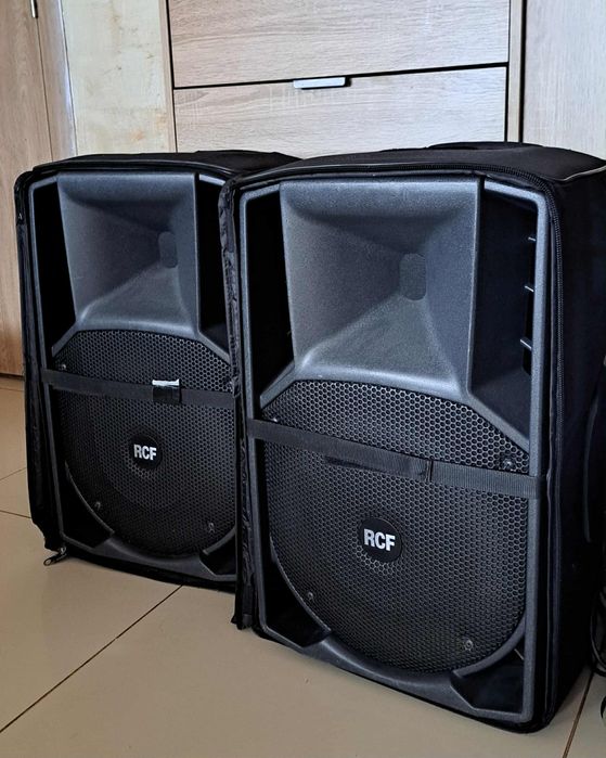 Vând boxe rcf 712 cu tot cu huse