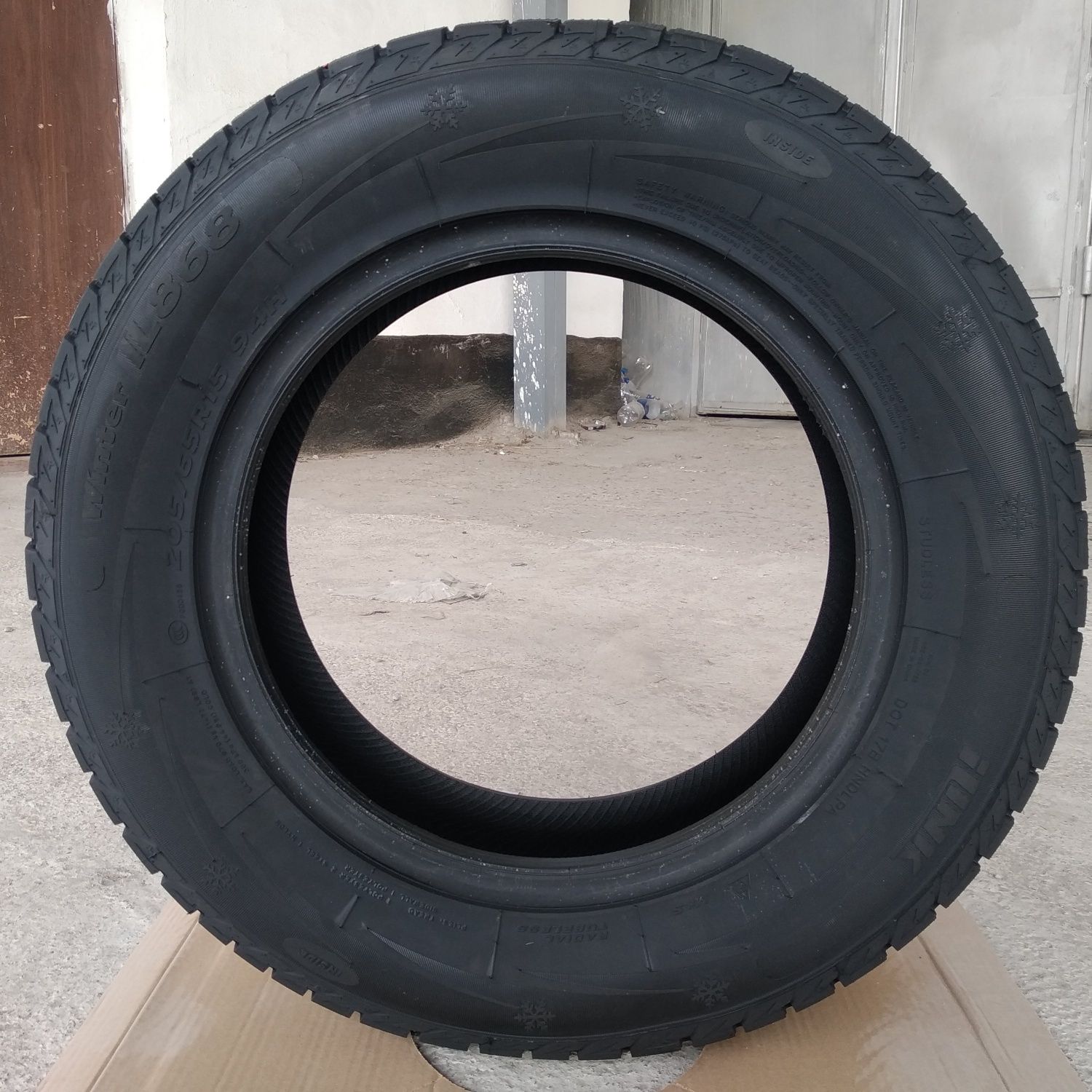 Зимние автошины 205/65R15