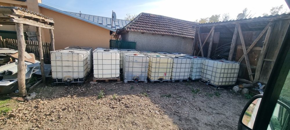 Vând bidoane de 1 tona cu grilaj de fier