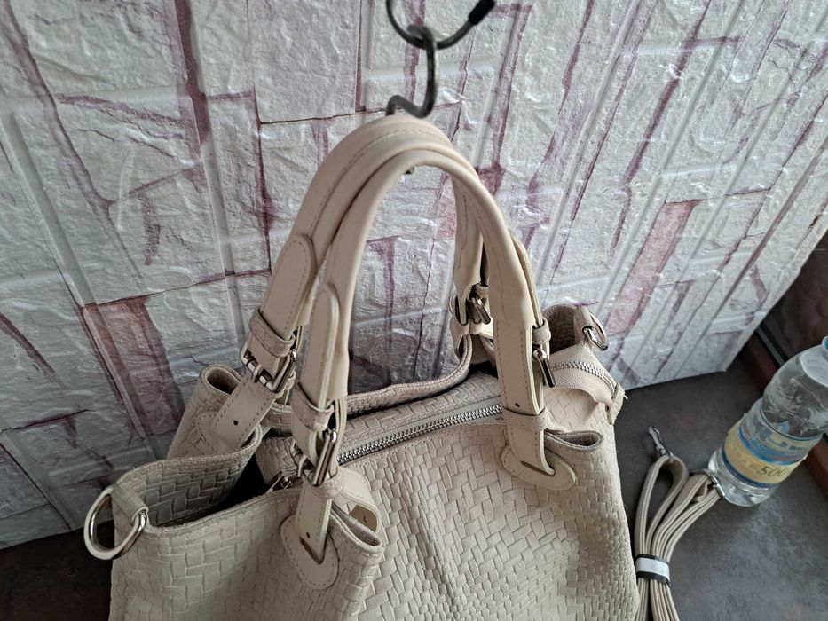 дамска чанта,бежова велурена торба-естествена кожа и велур