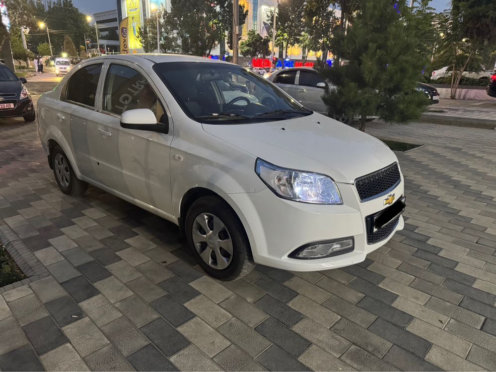 Срочно продаю машину нексия 3 механика