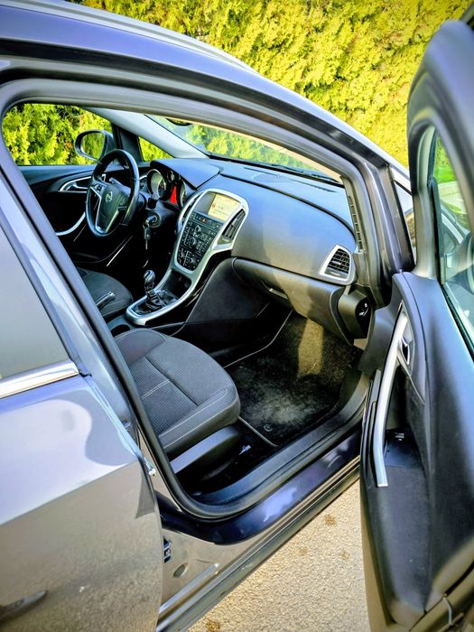 Opel Astra 2.0 CDTI • 160 к.с. • 2011 • Euro 5
