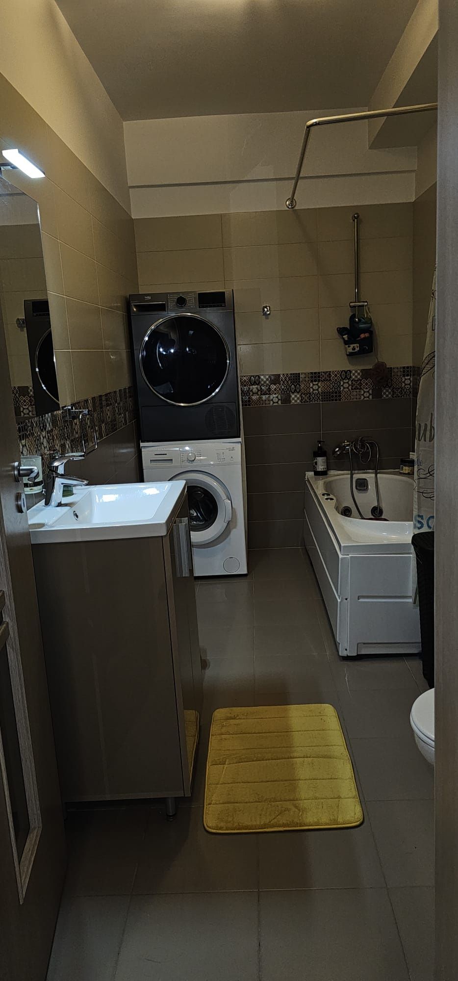 Inchiriez apartament 3 camere, Cartierul Latin