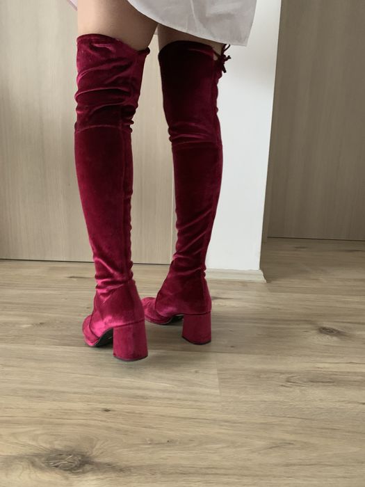Cizme foarte lungi din catifea
