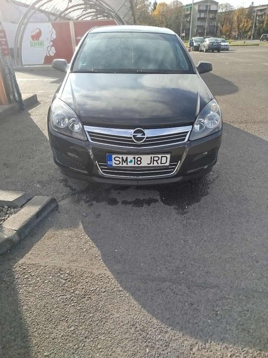 Vând mașina sau schimb