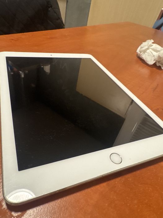 Ipad A1954  generatia 6 Baterie defecta, pentru piese