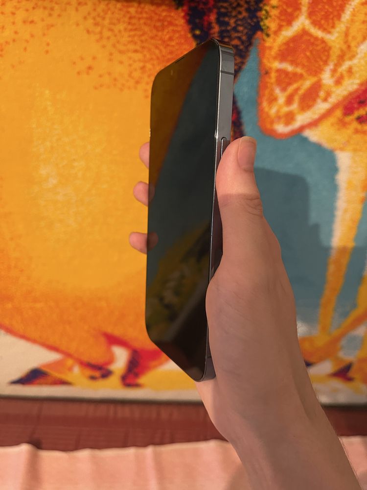Продается IPhone 13 pro max коробка