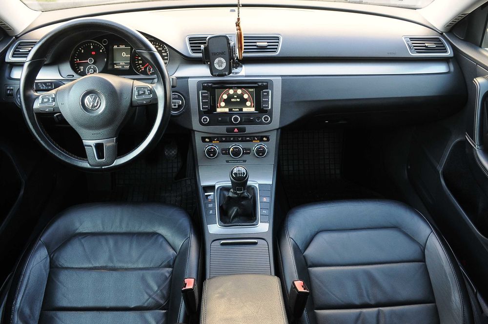 VW Passat B7 2014 2.0TDi 136 CP E5 6 trepte Clima Piele Navi Panorama