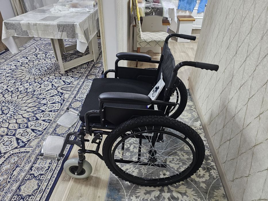 Продам новую инвалидную коляску прогулочная