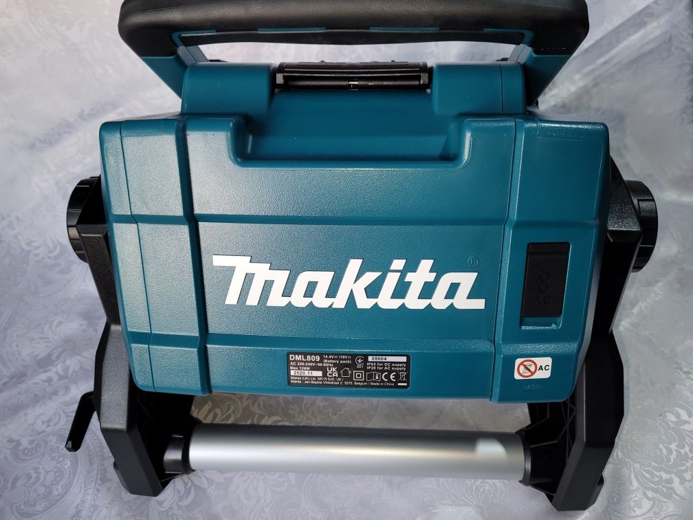 DML809/18V Makita Proiector de santier